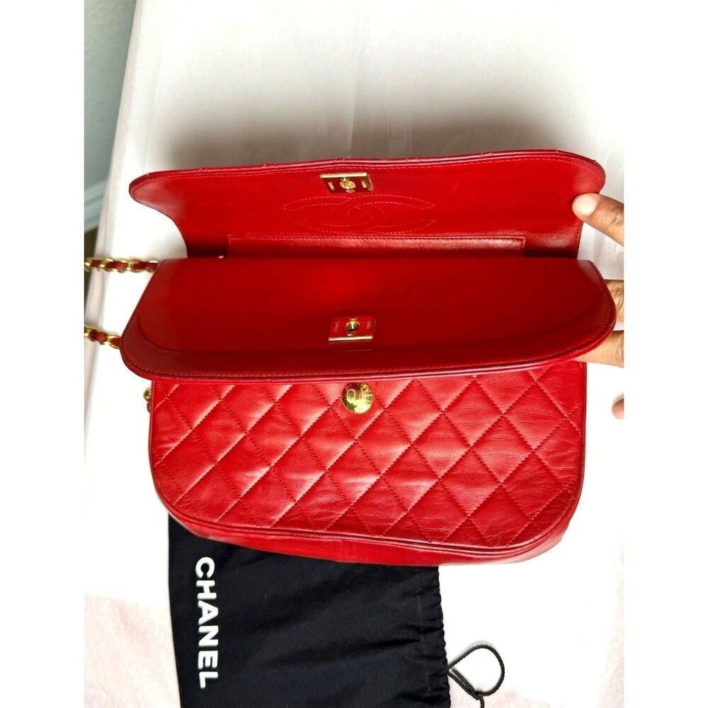 Vintage Chanel 1986 Red Lambskin Round Flap Bag 24K Gold Hardware Classic GHW - Picture 15 of 16